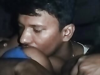 Indian bbw titties kissing..