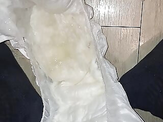 Diaper pissing