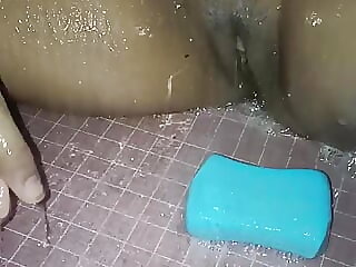 desi girl shower in pussy..