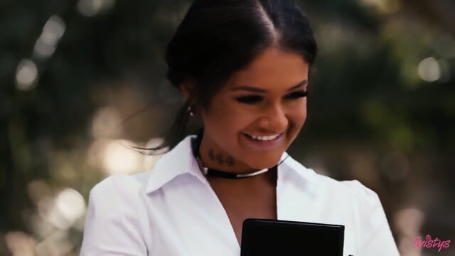Waitress Ryan Reid  Rich